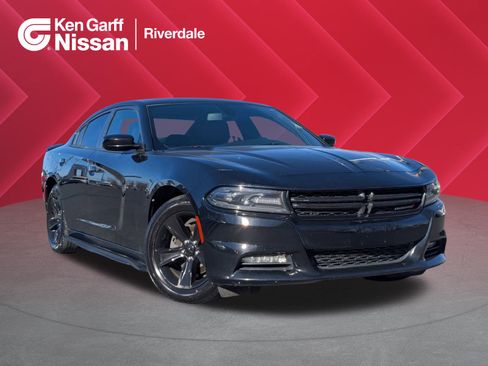 Used 2018 Dodge Charger SXT Plus image 1