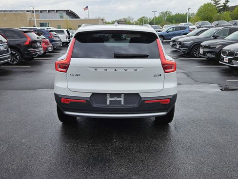 Used 2025 Volvo XC40 B5 Core AWD/4WD image 5