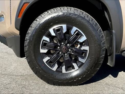 Used 2023 Nissan Frontier Pro-X w/ Pro Convenience Package RWD image 8