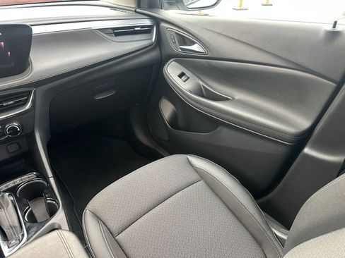 Used 2025 Buick Encore GX Preferred image 33