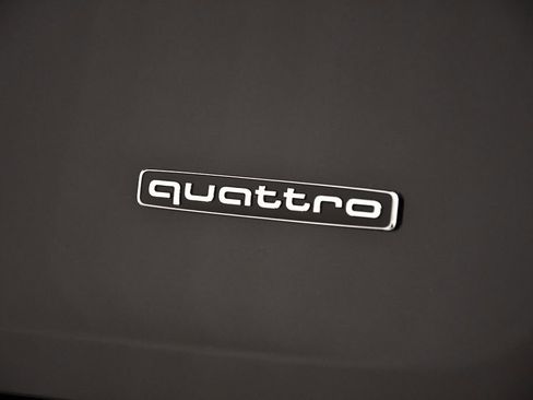 Certified 2025 Audi Q5 2.0T Premium Plus image 10