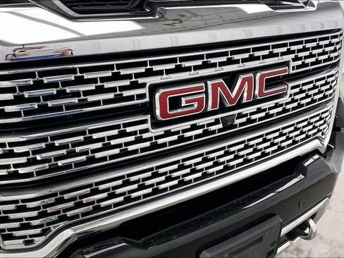 Used 2021 GMC Sierra 2500 Denali w/ Denali Black Diamond Edition AWD/4WD image 31