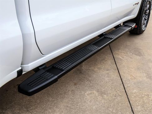 Used 2024 GMC Sierra 1500 AT4 w/ Technology Package image 10