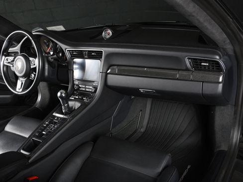 Used 2019 Porsche 911 Carrera GTS RWD image 15