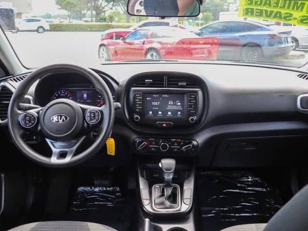 Used 2020 Kia Soul S FWD image 13