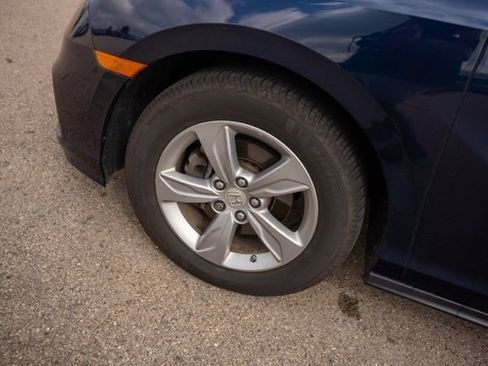 Used 2018 Honda Odyssey EX image 12