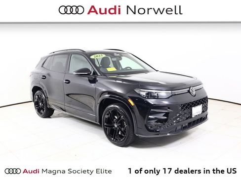 Used 2025 Volkswagen Tiguan SE R-Line AWD/4WD image 1