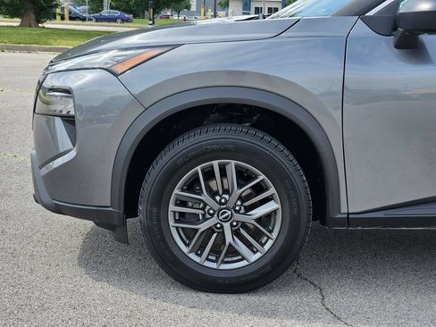 Used 2024 Nissan Rogue S FWD image 6