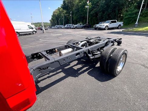 New 2025 Ford F550 2WD Regular Cab Super Duty w/ XL Chrome Package image 10