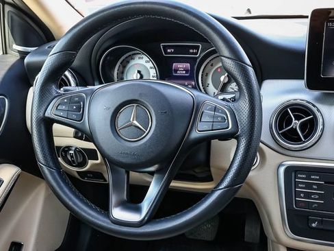 Used 2017 Mercedes-Benz GLA 250 image 16