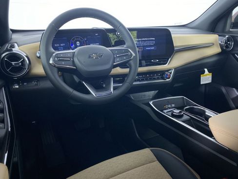 New 2026 Chevrolet Equinox ACTIV w/ Convenience Package III FWD image 2