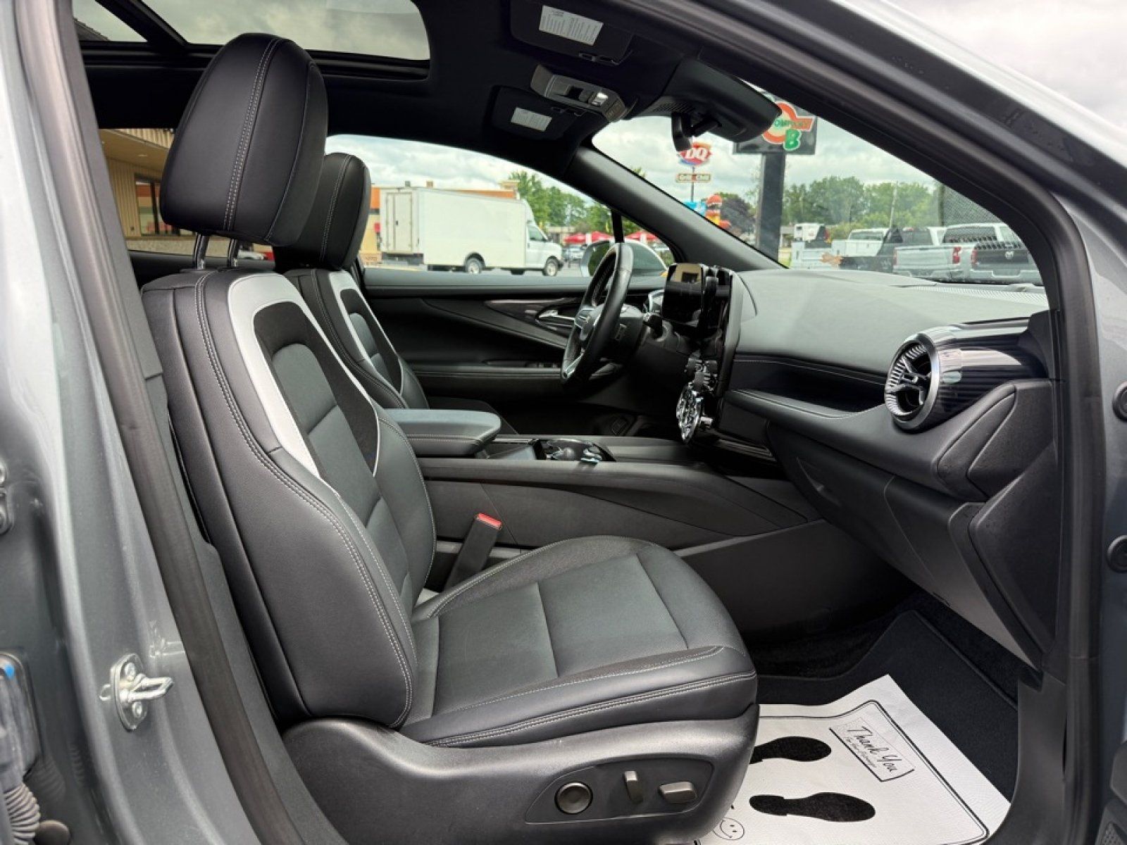 Used 2024 Chevrolet Blazer EV LT AWD/4WD image 26