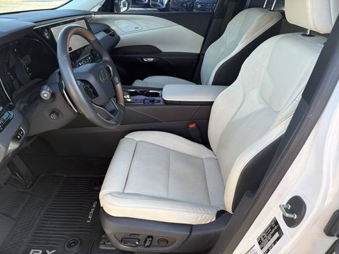 Used 2023 Lexus RX 350 w/ Accessory Package (Z1) AWD/4WD image 11