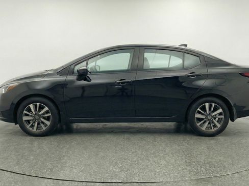 Used 2025 Nissan Versa SV image 5