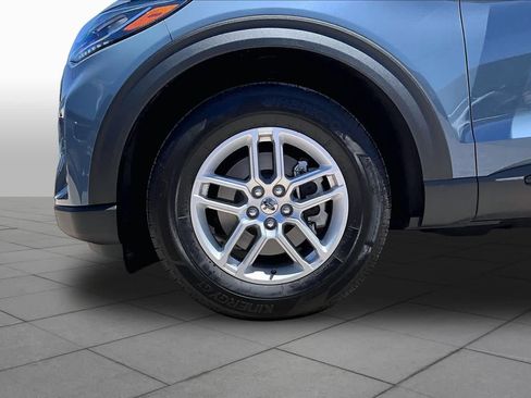 Certified 2026 Ford Explorer Active w/ Active Comfort Package RWD image 11