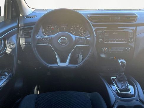 Used 2022 Nissan Rogue Sport S image 5