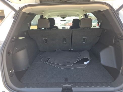 Used 2022 Chevrolet Equinox LT FWD image 6