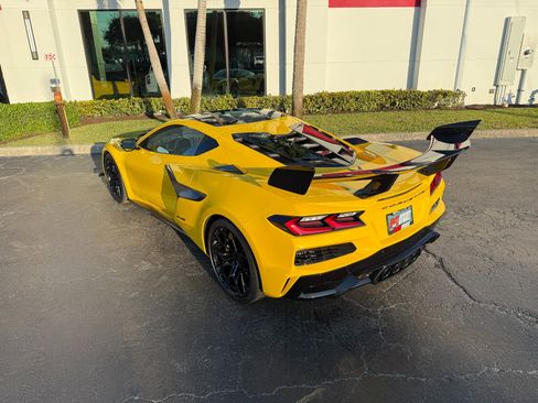Used 2026 Chevrolet Corvette ZR1 w/ ZR1 Carbon Fiber Aero Package image 27