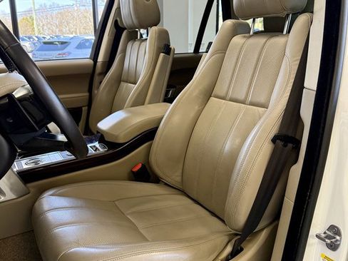 Used 2017 Land Rover Range Rover HSE image 14