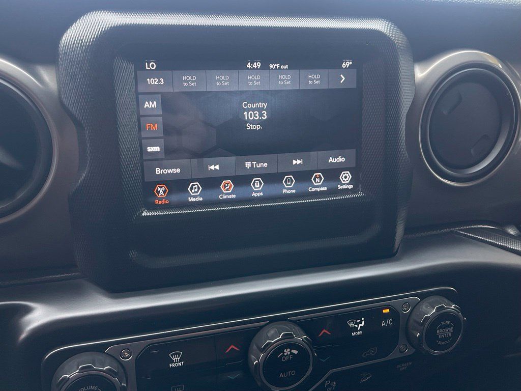 Used 2018 Jeep Wrangler Sport AWD/4WD image 14