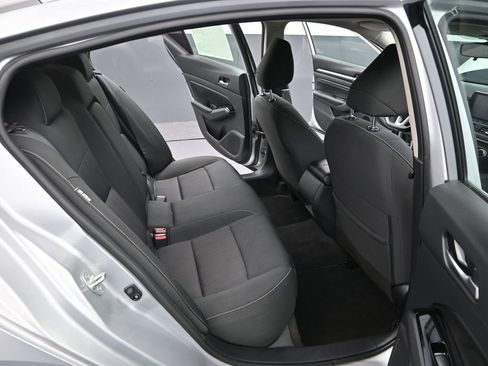 Used 2022 Nissan Altima 2.5 SV w/ SV Premium Package image 15