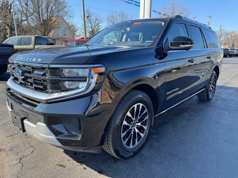 Used 2025 Ford Expedition Max Platinum image 3