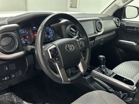Certified 2022 Toyota Tacoma SR5 image 19