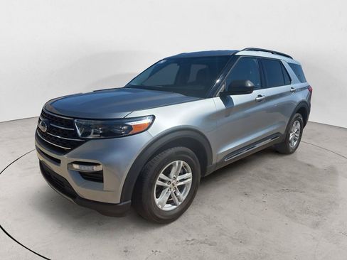 Used 2024 Ford Explorer XLT w/ Equipment Group 202A AWD/4WD image 1