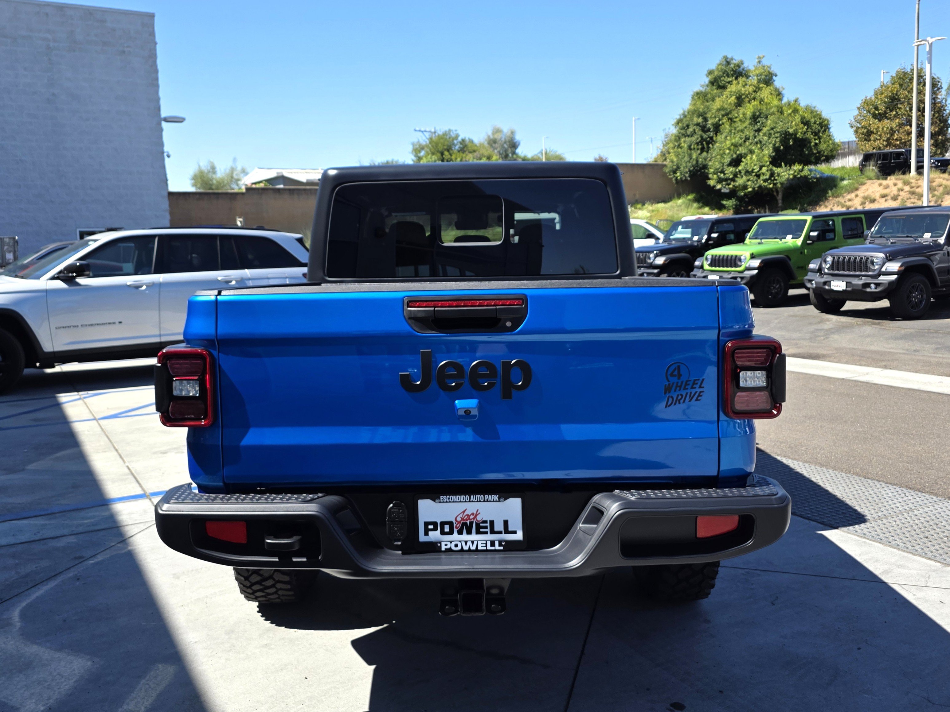 New 2025 Jeep Gladiator Sport AWD/4WD image 4