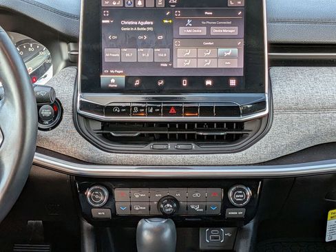 Used 2022 Jeep Compass Latitude w/ Sun and Sound Group image 32