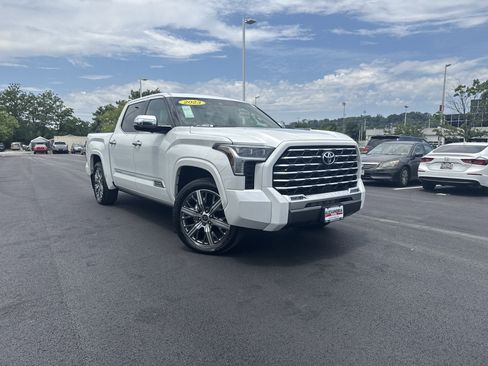Used 2023 Toyota Tundra Capstone AWD/4WD image 2