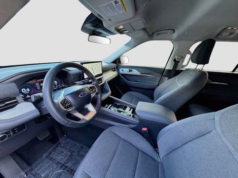 Used 2025 Ford Explorer Active RWD image 21