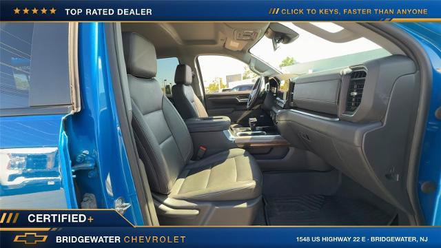 Used 2022 Chevrolet Silverado 1500 LT Trail Boss w/ LT Trail Boss Premium Package AWD/4WD image 17