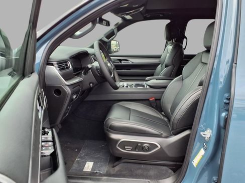 New 2026 Jeep Grand Wagoneer 4WD image 23