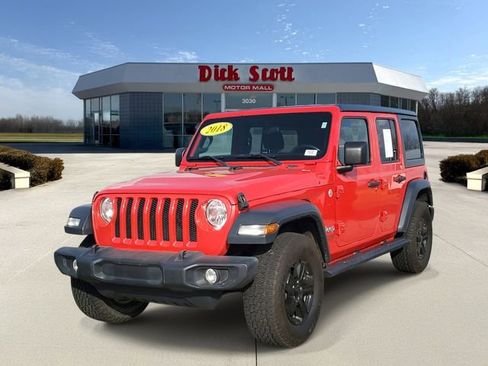 Used 2018 Jeep Wrangler Unlimited Sport w/ Technology Group AWD/4WD image 3