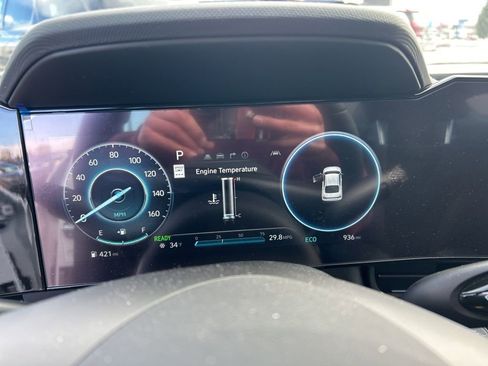 Used 2025 Hyundai Elantra SEL FWD image 14