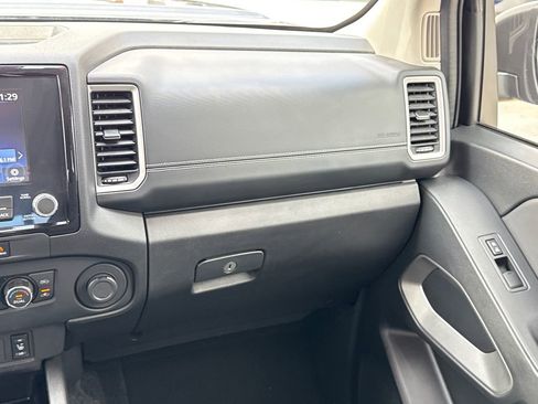 Used 2024 Nissan Frontier SV image 15