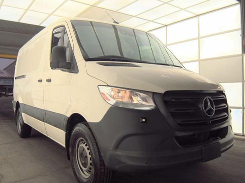 Used 2021 Mercedes-Benz Sprinter 1500 w/ Premium Package image 5