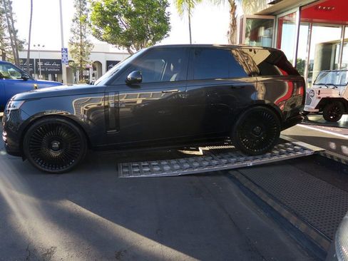 Used 2023 Land Rover Range Rover Autobiography image 7