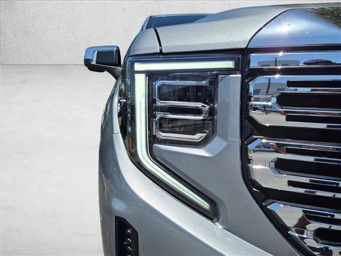 Used 2025 GMC Sierra 1500 Denali w/ Denali Reserve Package AWD/4WD image 16