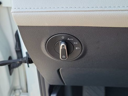 Certified 2025 Volkswagen Taos S FWD image 25