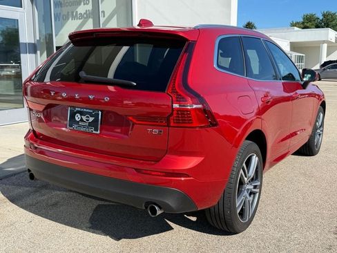 Used 2021 Volvo XC60 T5 Momentum w/ Premium Package AWD/4WD image 3