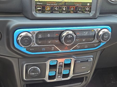 Used 2023 Jeep Wrangler Unlimited Sahara AWD/4WD image 28
