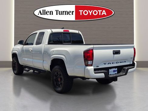 Used 2020 Toyota Tacoma SR RWD image 8