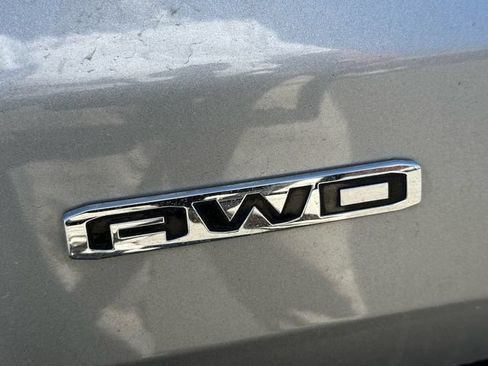 Used 2025 GMC Acadia AT4 AWD/4WD image 13