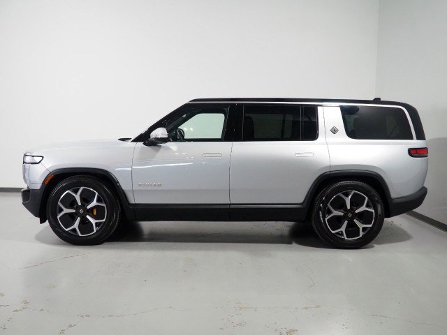 Used 2024 Rivian R1S AWD Adventure image 10