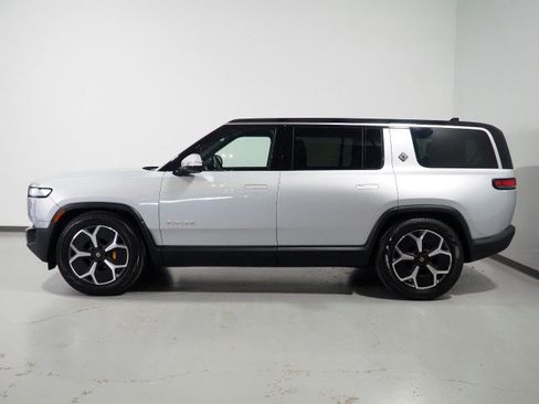 Used 2024 Rivian R1S AWD Adventure image 10