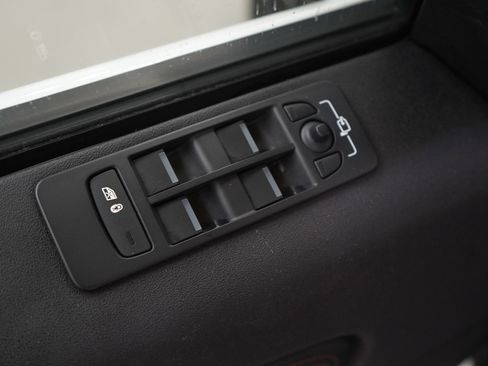 Used 2021 Land Rover Discovery Sport S R-Dynamic image 19