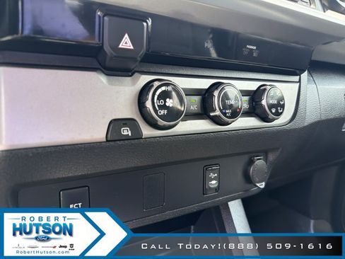 Used 2017 Toyota Tacoma SR5 w/ Tow Package RWD image 24