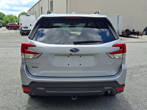 Certified 2023 Subaru Forester Premium AWD/4WD image 5